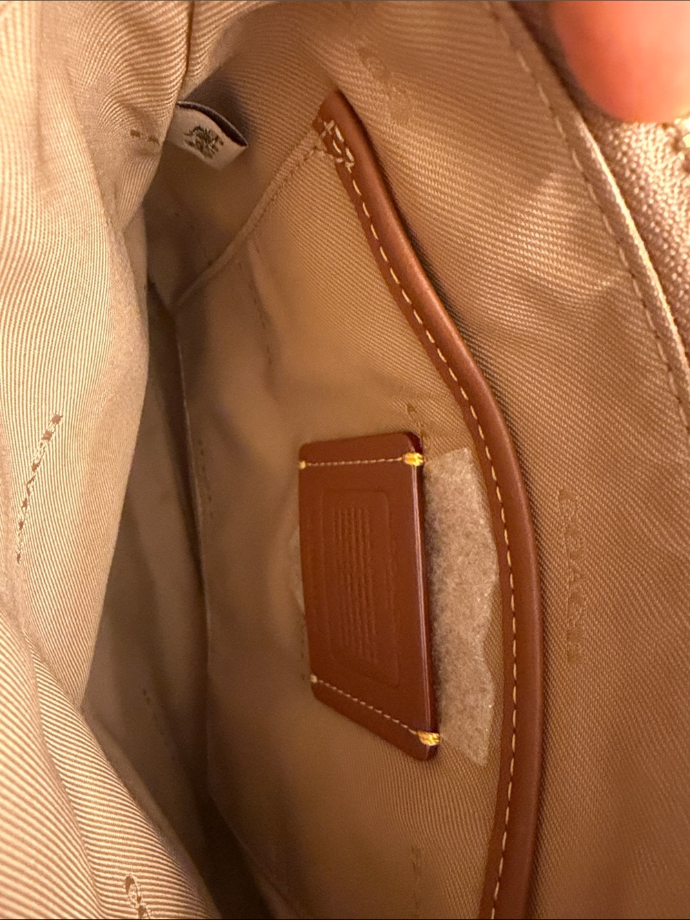 Coach NWT Canvas Crossbody Bag in Beige with Logo Coach Badge Kitt - Picture 5 of 13